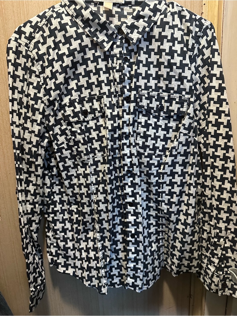Michael ok Black & White Geometric Button-Up Shirt
